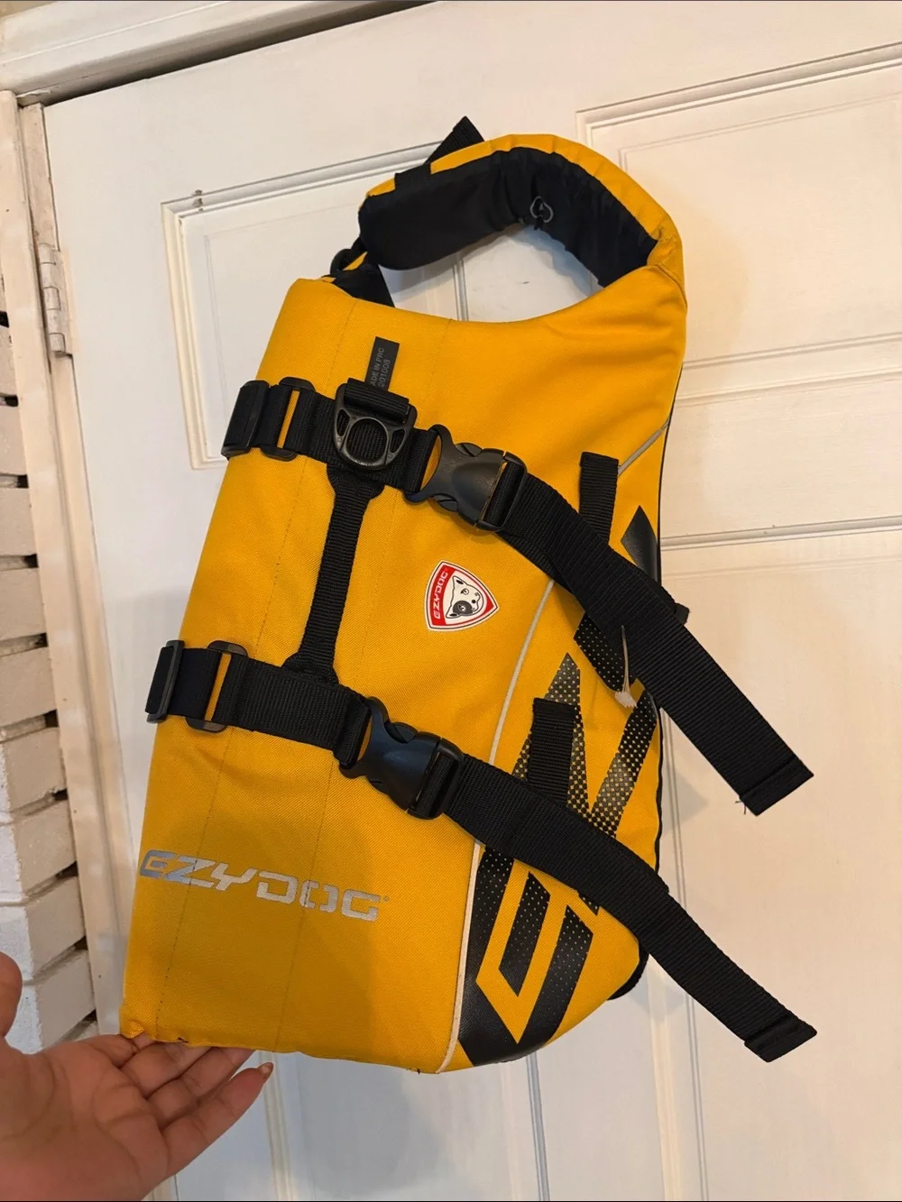 NWOT EZYDOG DFD™  (Dog Flotation Device) Life Jacket in Yellow color Larg